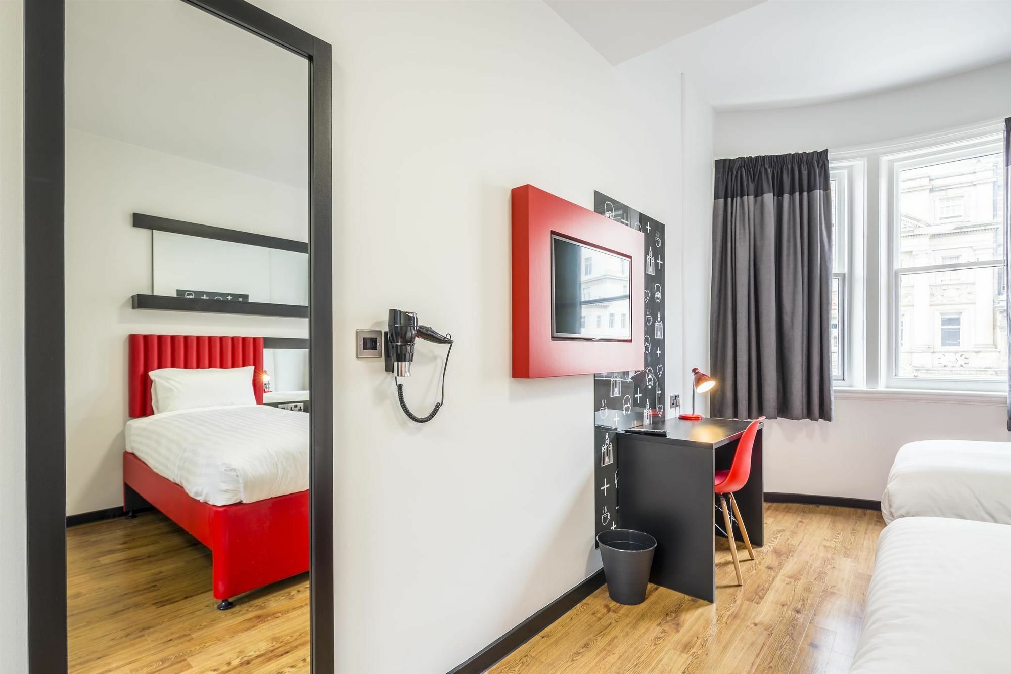 Tune Hotel Ливерпуль Экстерьер фото